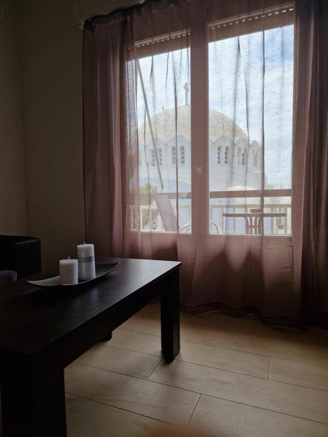 Above Apartments Near The Airport アルテミダ エクステリア 写真